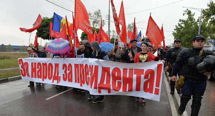 Президент Молдовы зовет народ на протест