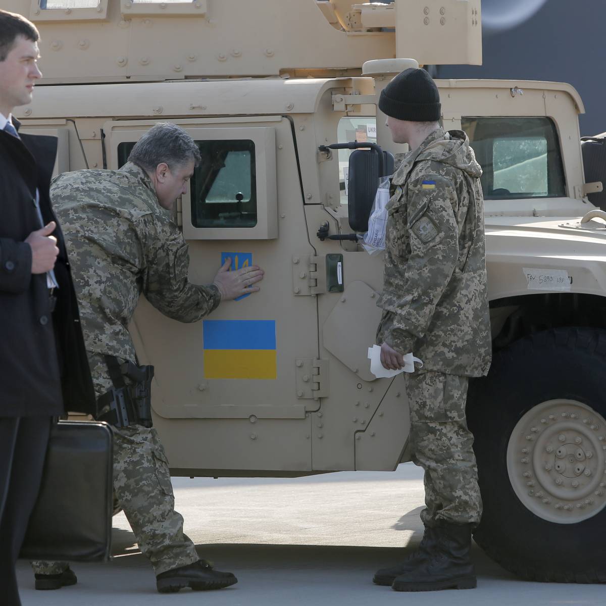 Зачем США накачивают вооружениями украинскую армию