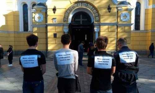 На Житомирщине национал-радикалы травят православного священника На Житомирщине национал-радикалы травят православного священника