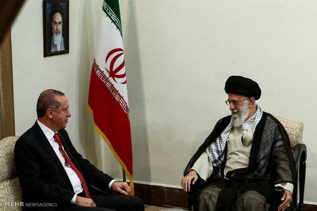 Аятолла Хаменеи: Курдский референдум - заговор для создания нового Израиля