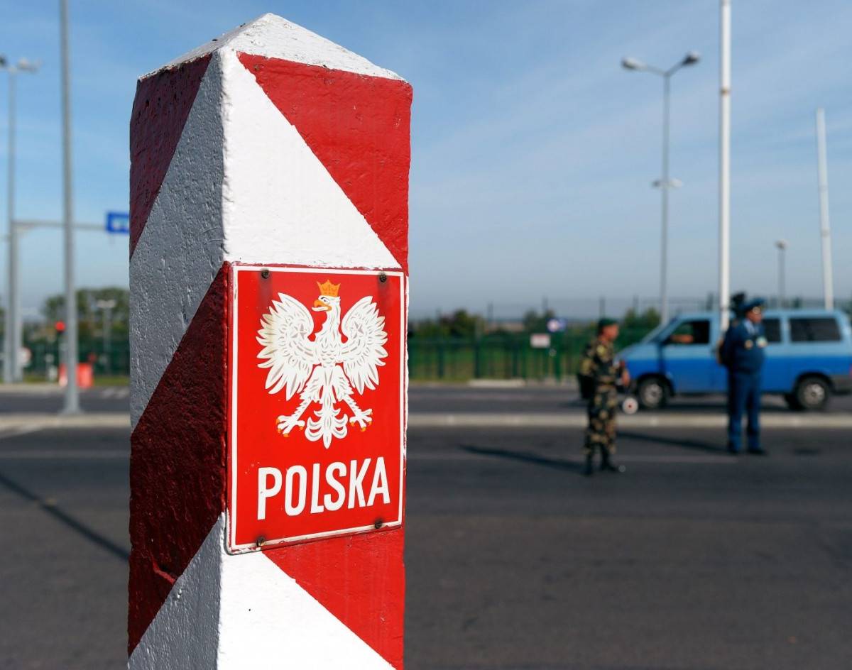 И кабан не проскочит: Польша обнесёт границу с Украиной колючей проволокой
