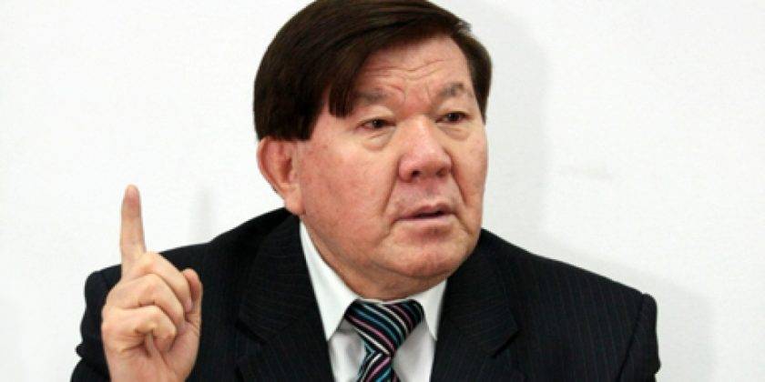 Мухтар Шаханов: Казахские писатели — молчащая оппозиция латинице