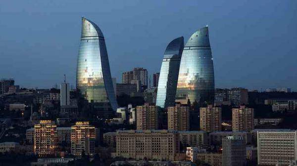 Честь быть "отверженным": кого из знаменитостей "забанил" Баку