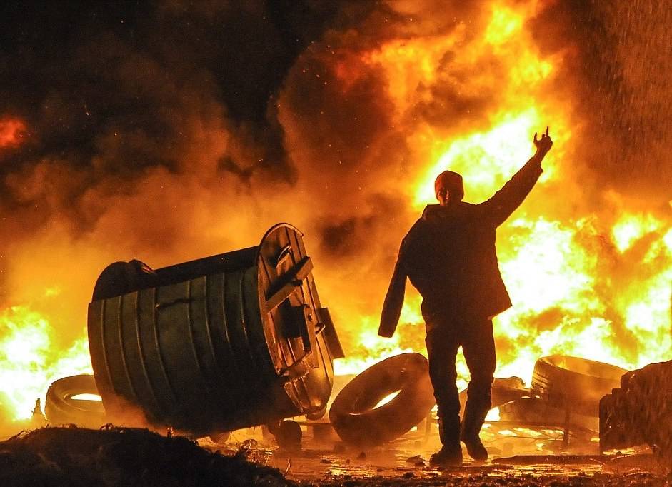 Здравствуй, Майдан: в Киеве захвачены «почта, телефон, телеграф»