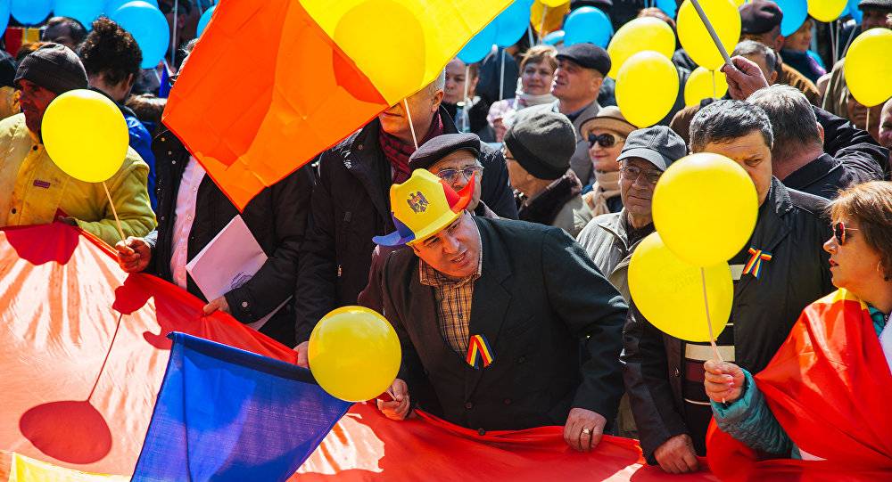 Экс-президент Румынии соблазняет молдаван «унирей»