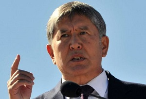 Атамбаев: Олигархи пытаются отдалить Киргизию и Казахстан от России