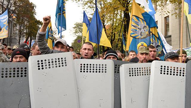 Процесс пошел: на Киев поперли новые партии боевиков-майданщиков
