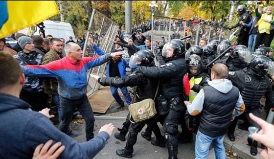«Майдан» в Киеве: деньги, насилие и непредсказуемый результат