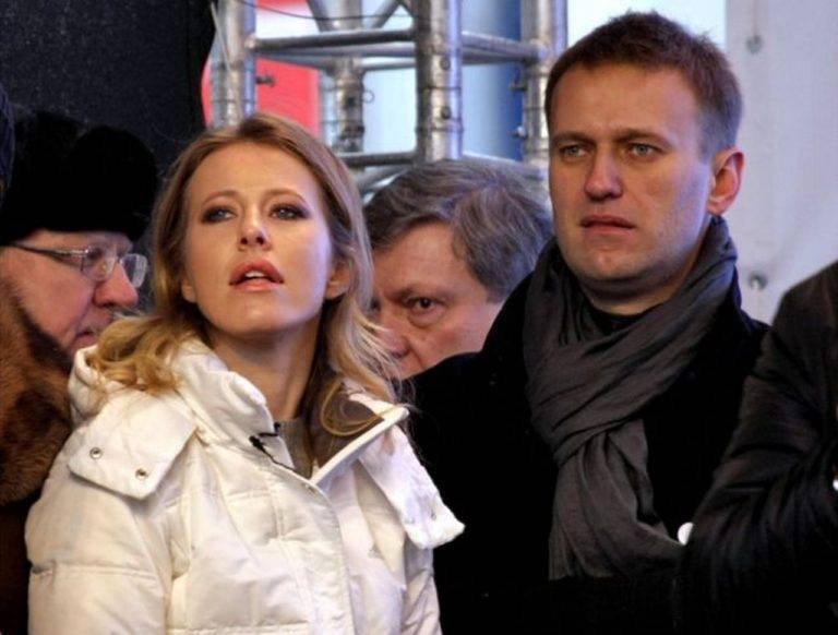 Навальный с возу, кобыле легче