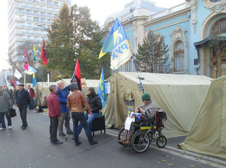 Тайна «вертолётной площадки Януковича». С «третьим Майданом» что-то не так… Тайна «вертолётной площадки Януковича». С «третьим Майданом» что-то не так…