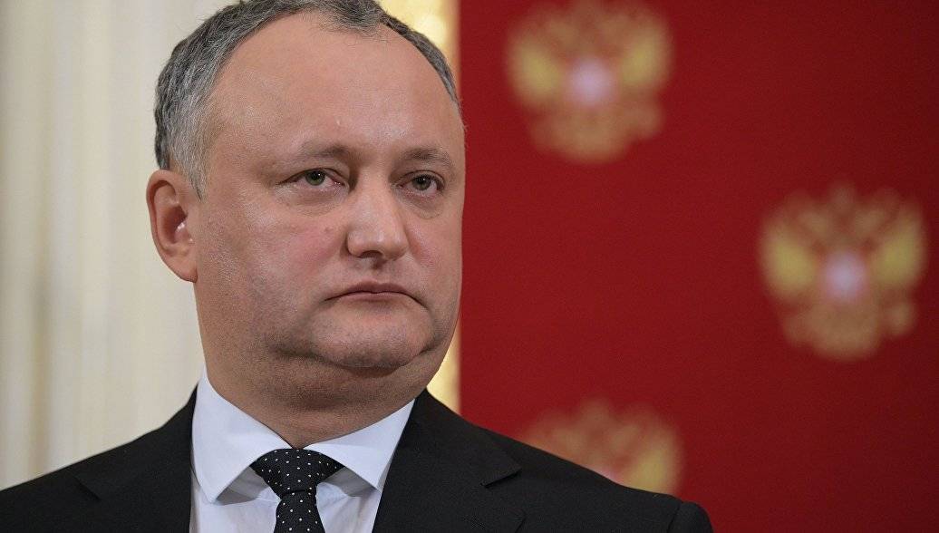 Конституционный суд Молдавии временно приостановил полномочия президента