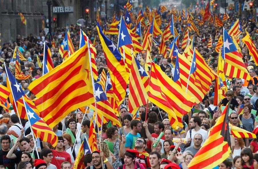 Парламент Каталонии объявил об отделении от Испании