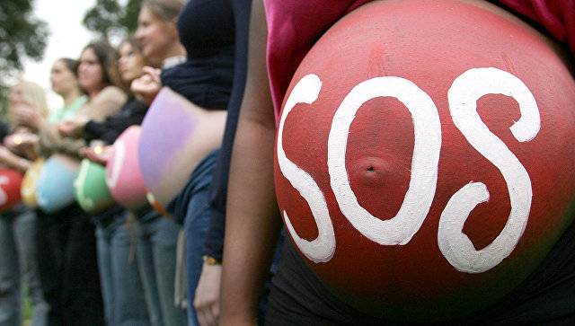 Британские феминистки против "беременных человеков"