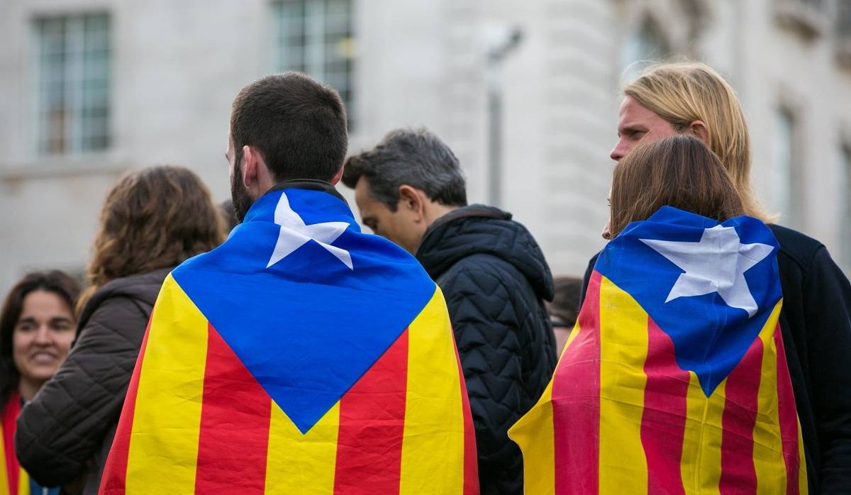 Самая крайняя мера: как испанские СМИ реагируют на независимость Каталонии
