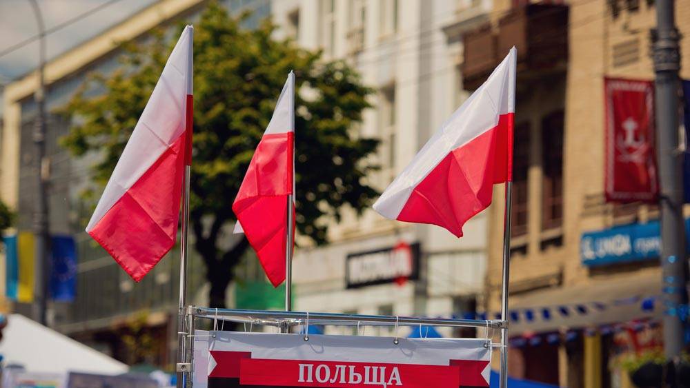 Националистов с Украины перестанут пускать в Польшу