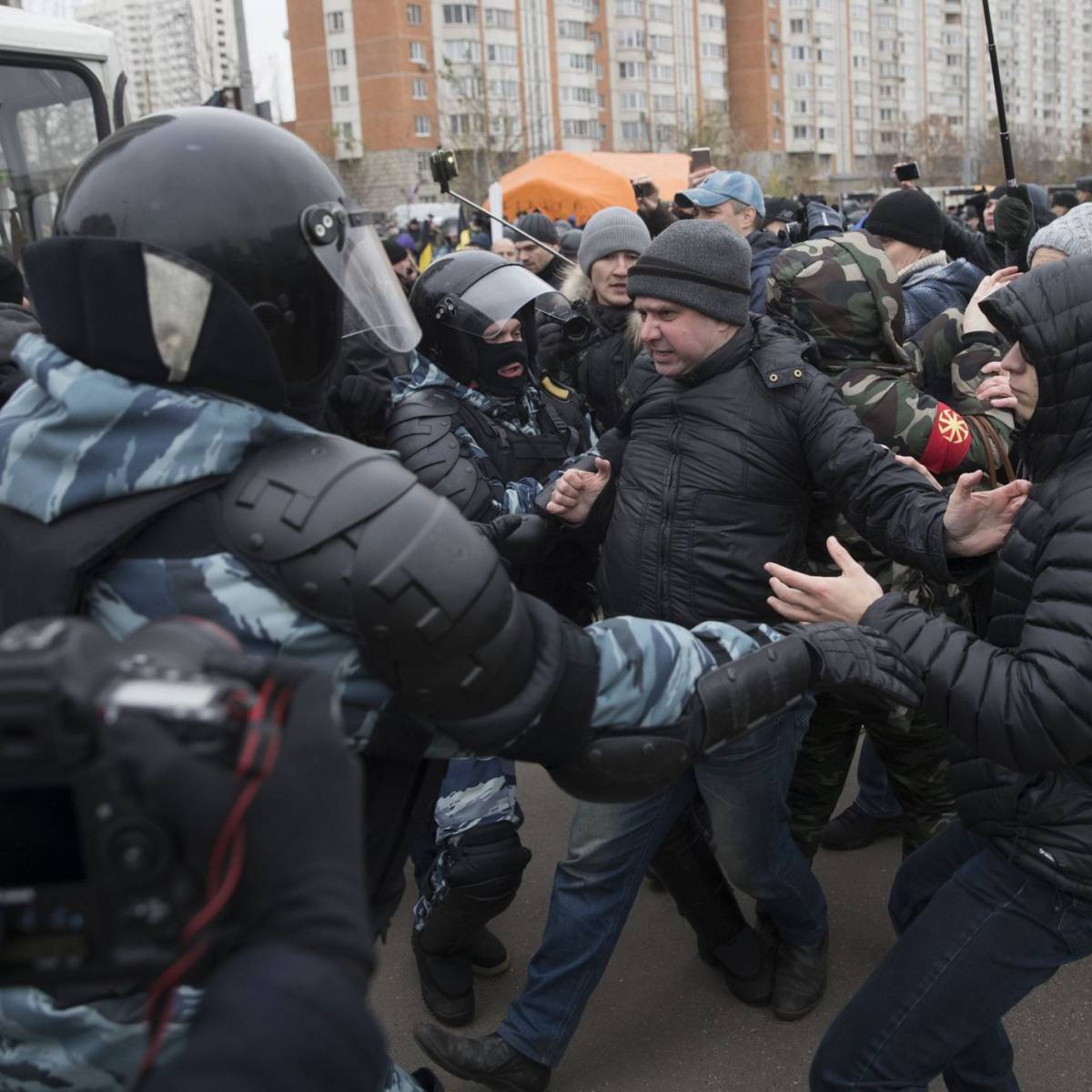 В центре Москвы задержали несколько десятков человек из-за акций Мальцева