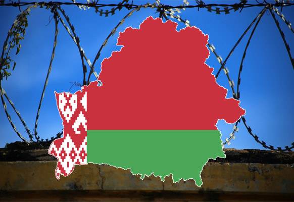 Репрессии в Минске: доносчики идут в суд, семьи взяты в заложники