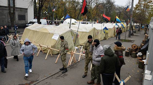 Майдан в Киеве кишит отморозками, которые нападают на людей и грабят их