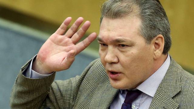 Калашников сомневается, что Киев попытается захватить Крым силой