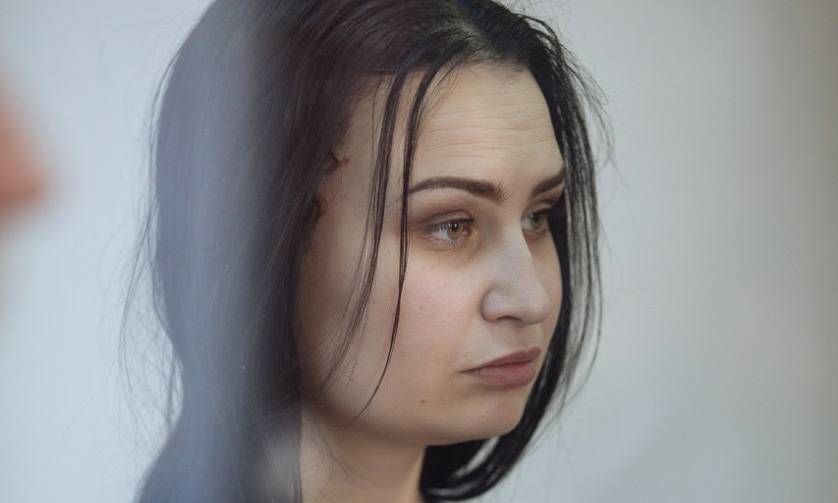 Активистку Femen Алису Виноградову забросали яйцами в Виннице
