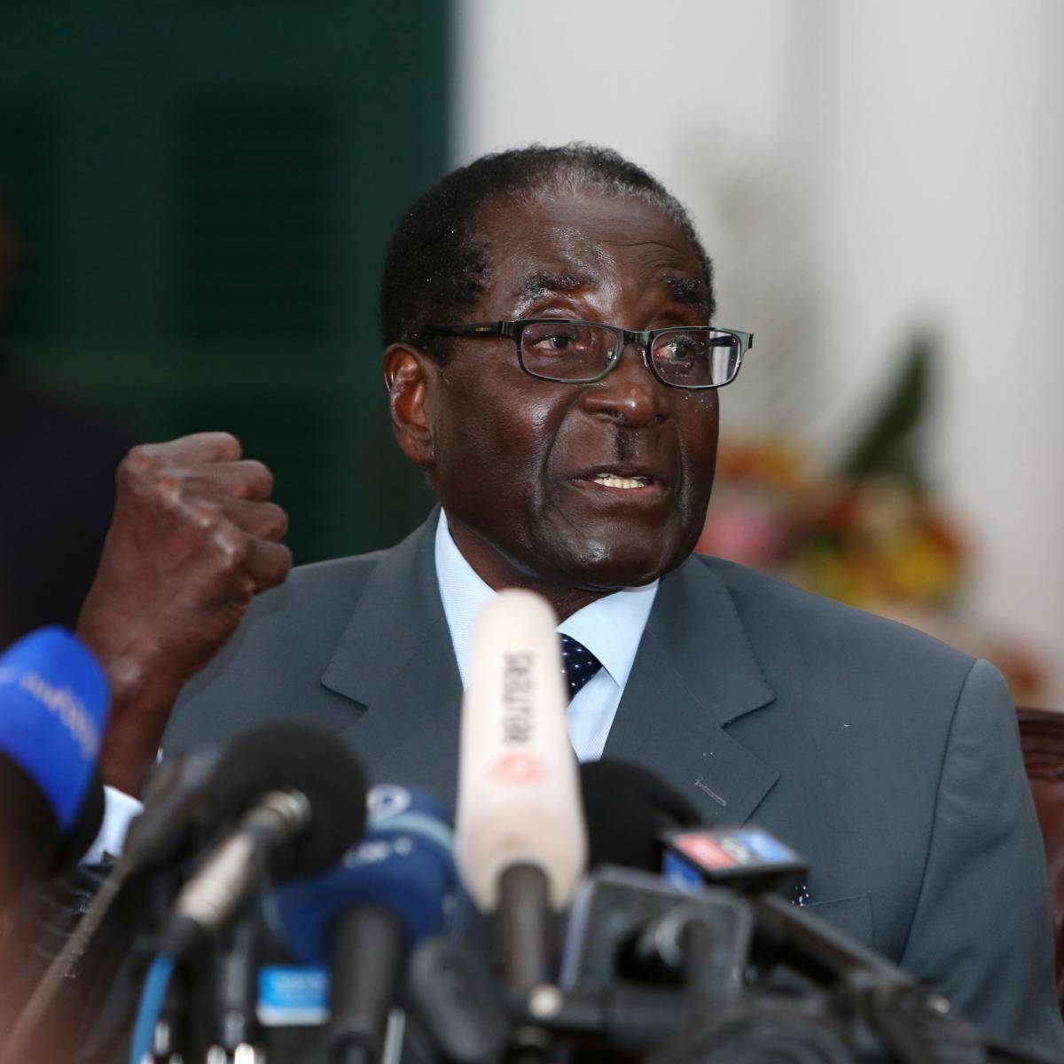 «Ничто не вечно»: завершилось правление Мугабе