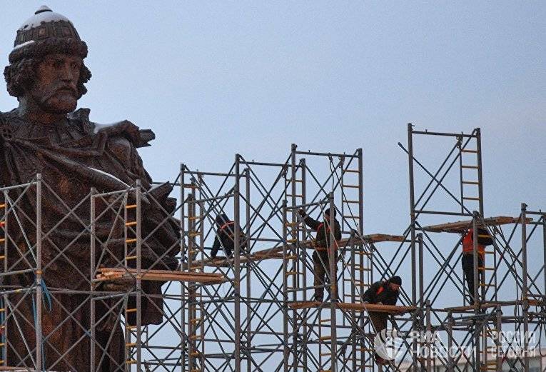 Русские монархисты: «Демократия — худшая форма правления»