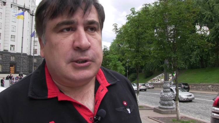Саакашвили сделал заявление о Берлускони: Пьяный ввалился ко мне в номер
