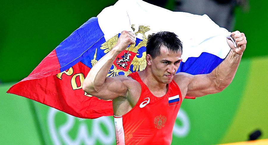 Без флага и нации: РФ допустили на Олимпийские Игры в нейтральном статусе
