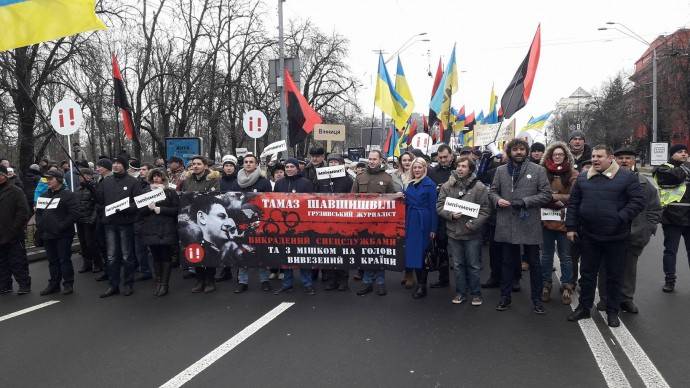 Порошенко против Саакашвили: «шоу долгоносиков» на улицах Киева