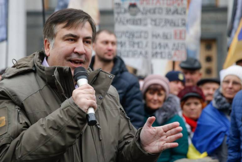 Саакашвили и Семенченко прокомментировали утренний штурм "городка" у Рады Саакашвили и Семенченко прокомментировали утренний штурм "городка" у Рады
