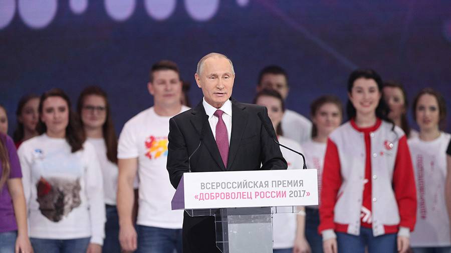 Путин идет на выборы: оценки и комментарии российских политиков