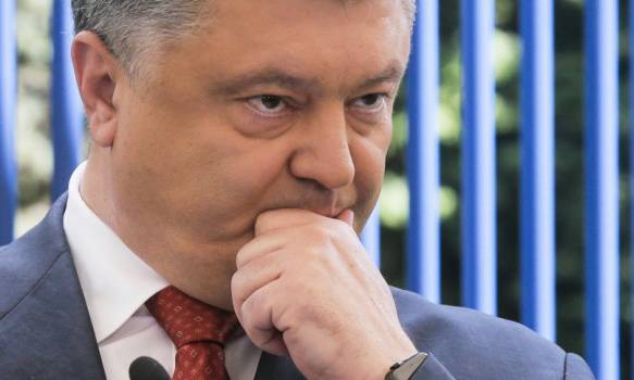 Порошенко вызвали в суд для выяснения обстоятельств бегства Януковича