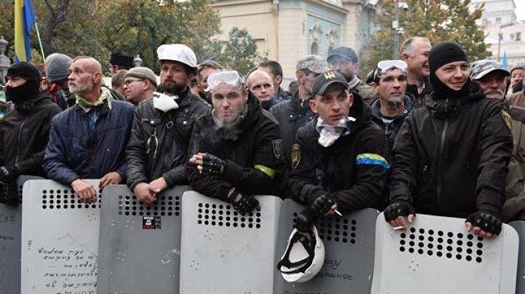 Взгляд из Польши на "Михомайдан", или Националисты против олигархов Взгляд из Польши на "Михомайдан", или Националисты против олигархов