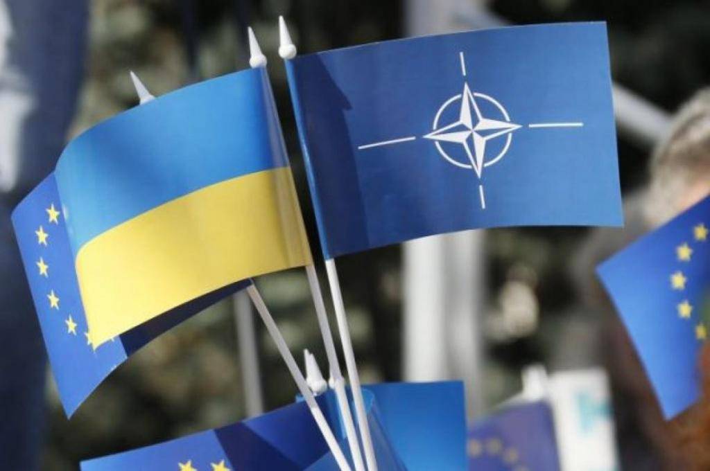 Порошенковские референдумы о членстве в ЕС и НАТО – имитация реальности Порошенковские референдумы о членстве в ЕС и НАТО – имитация реальности