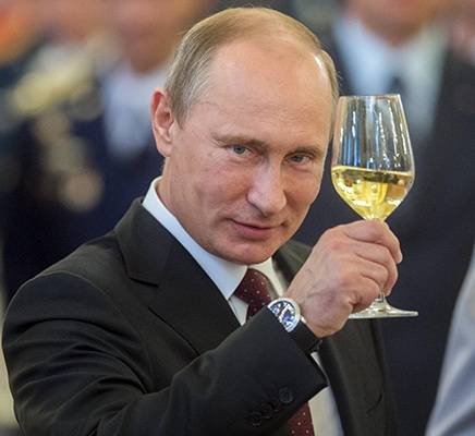 Delfi: Путин мистическим образом соединяет Россию