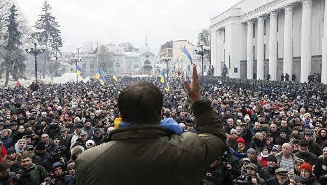 Саакашвили создал на Украине предреволюционную обстановку
