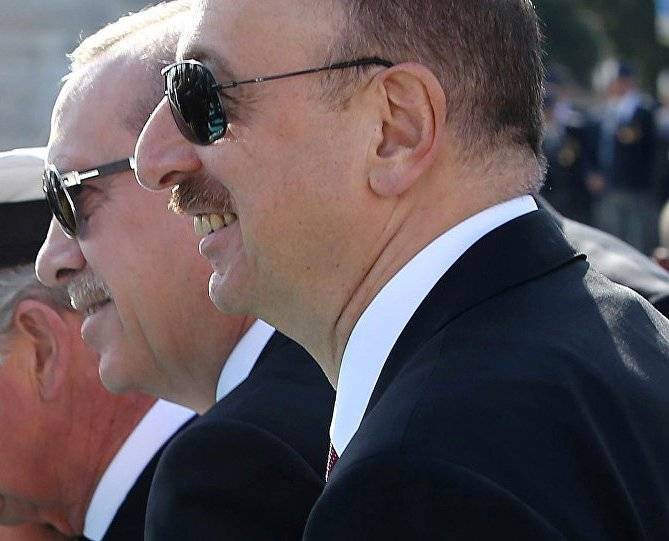 Эрдоган и Алиев против США: спрячется ли Баку за турецкой спиной?