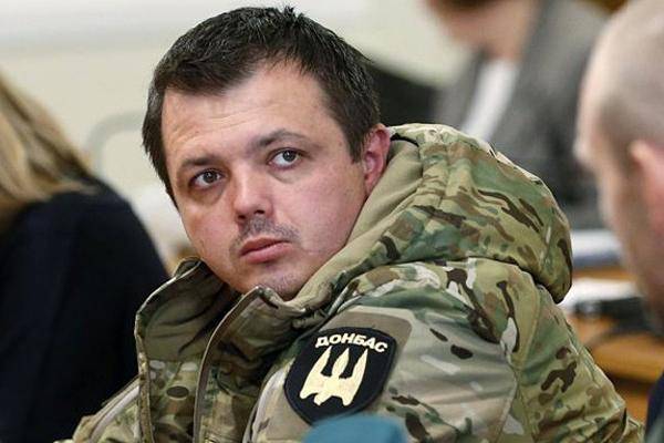 Семенченко объяснил, чем вызван штурм Октябрьского дворца в Киеве Семенченко объяснил, чем вызван штурм Октябрьского дворца в Киеве