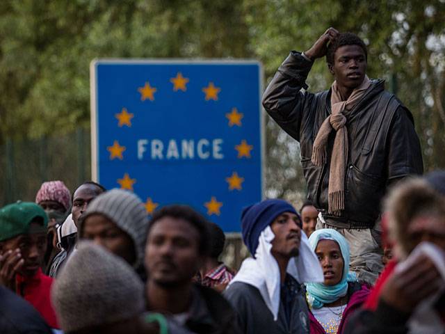 Франция не справляется с беженцами: мэры призывают правительство вмешаться