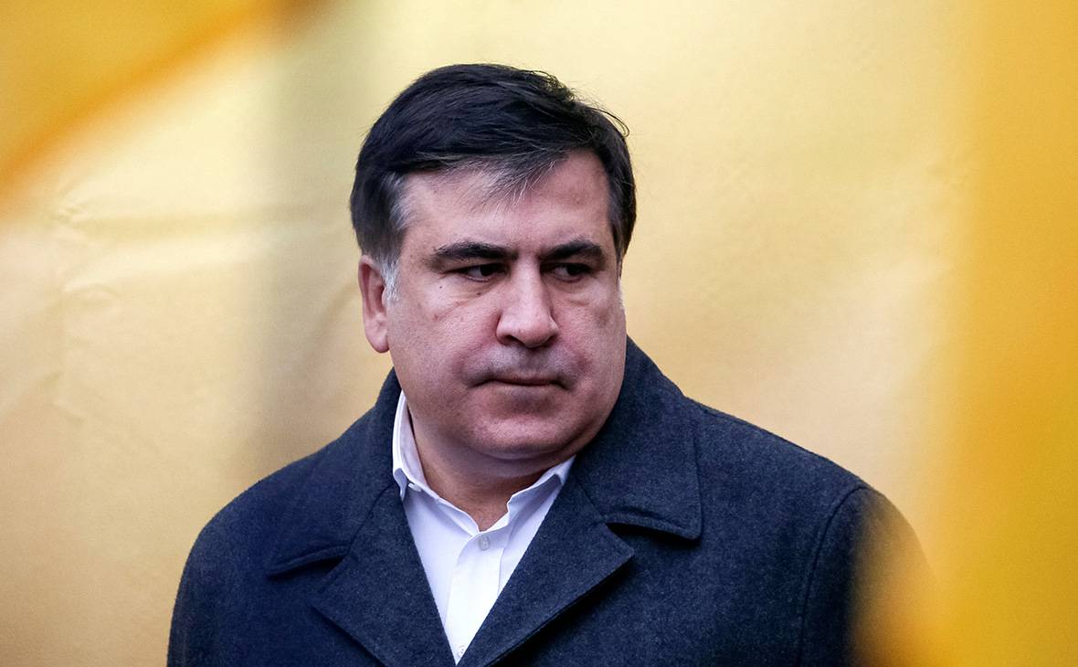 Саакашвили играет роль громоотвода для Порошенко Саакашвили играет роль громоотвода для Порошенко