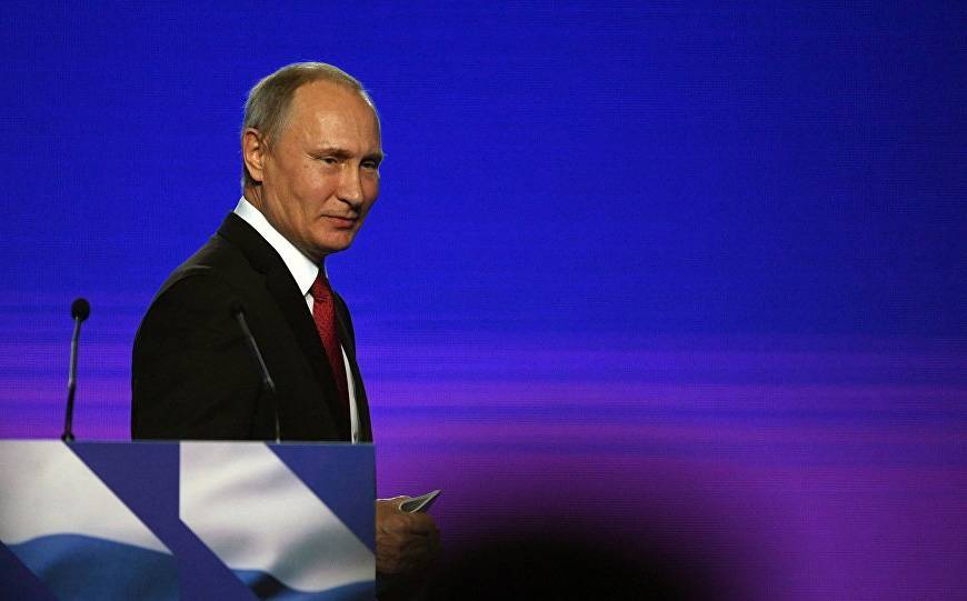 Народный мандат и "защита от дурака": почему Путин стал самовыдвиженцем Народный мандат и "защита от дурака": почему Путин стал самовыдвиженцем