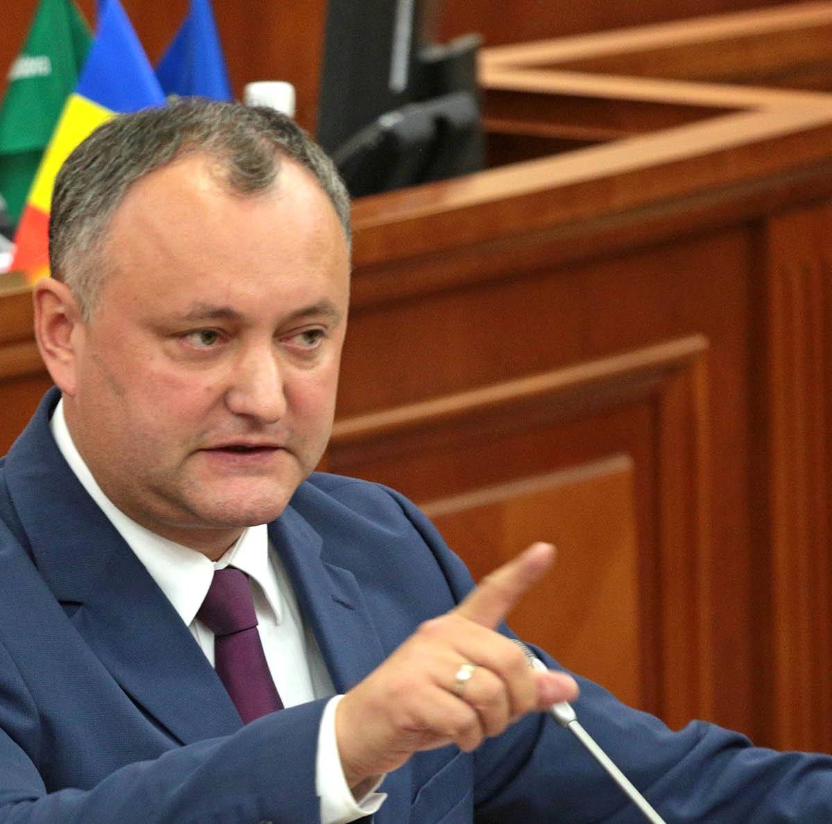 Додон: парламент готов обсудить выход Молдавии из СНГ