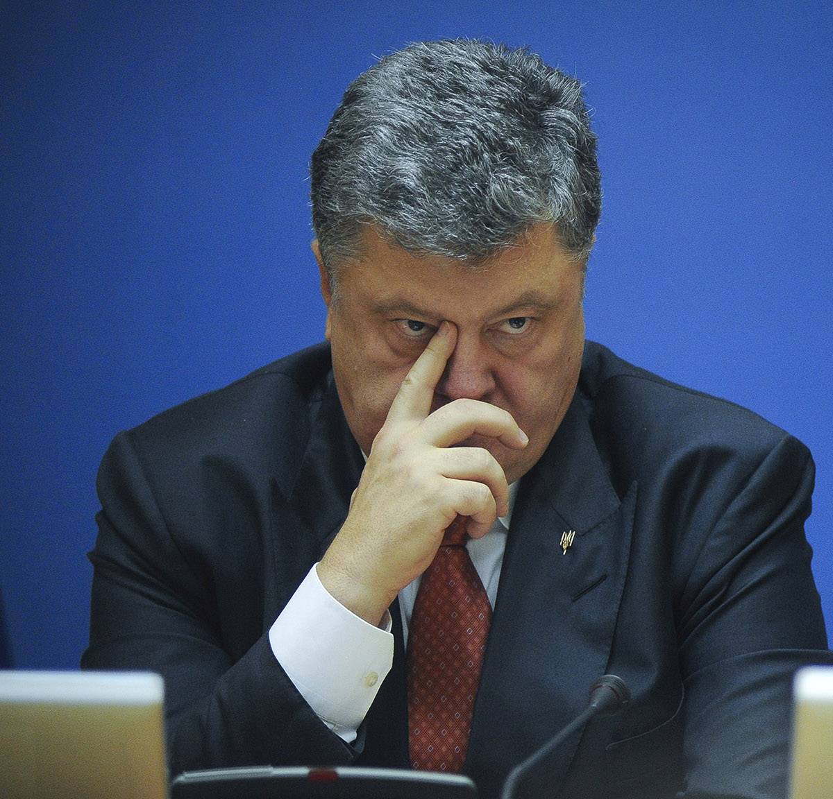 Порошенко шокирован высоким уровнем ненависти со стороны украинцев Порошенко шокирован высоким уровнем ненависти со стороны украинцев