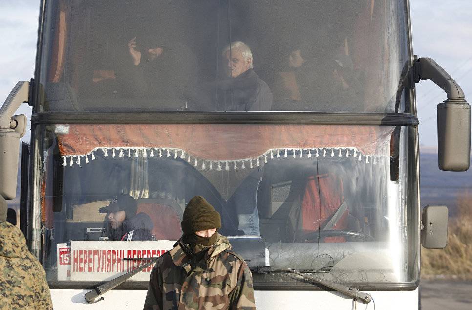 Удерживая заложников, Украина признает себя государством-террористом
