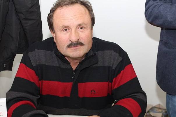 Украинский артист Быстряков: Киев заставил Донбасс хоронить детей в огороде Украинский артист Быстряков: Киев заставил Донбасс хоронить детей в огороде