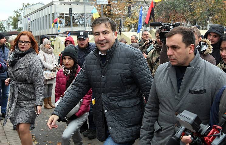 Саакашвили внезапно отменил шествие в Киеве