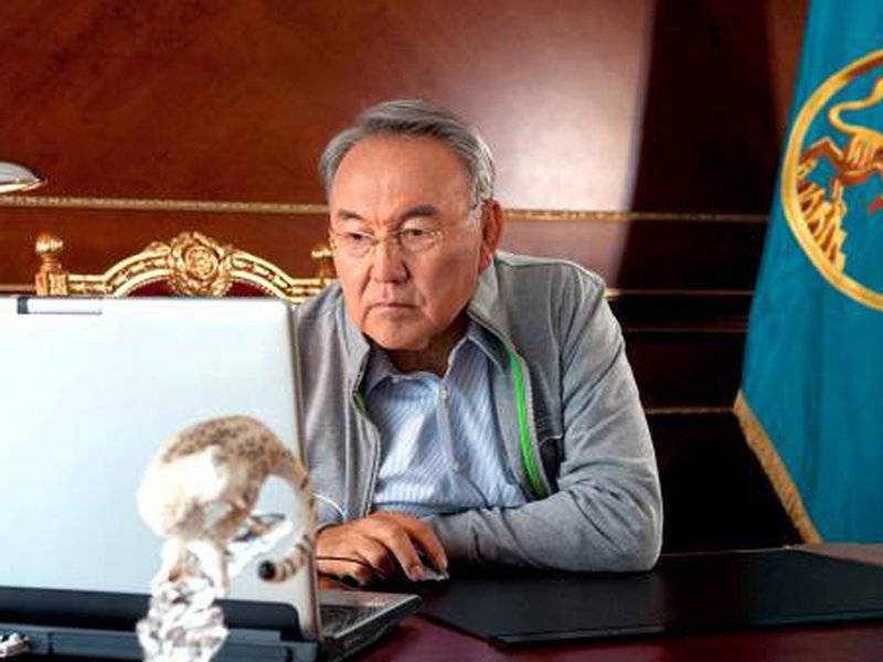 Назарбаев народу и чиновникам Казахстана: «Все оцифровать и не болеть!»
