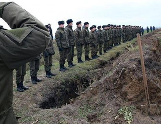 Украина проводила ёлку в последний путь — на могильные кресты