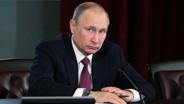 Судя по активности в интернете, Путин никуда не уйдёт до своего столетия