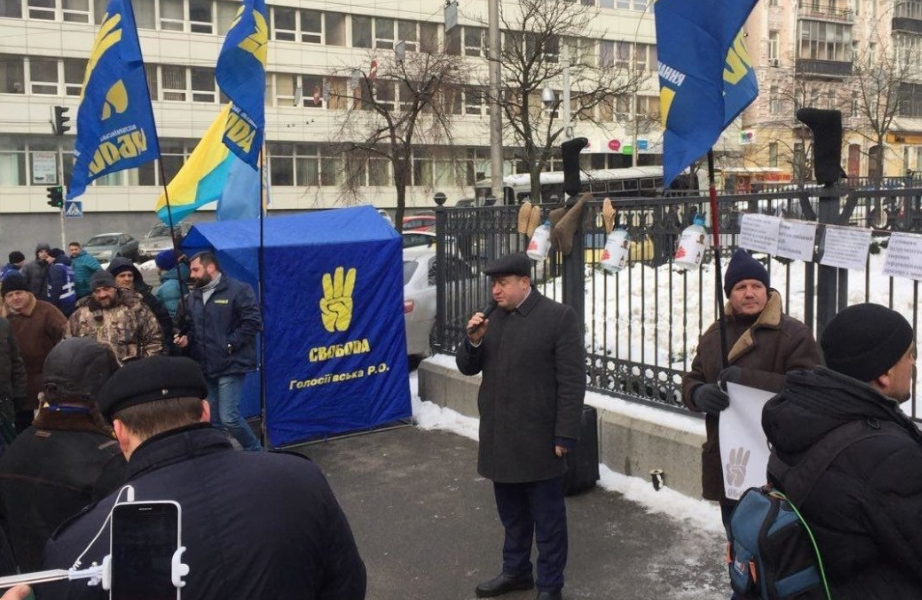 Националисты Киева: «Если ты хочешь жить здесь, забудь русский язык»